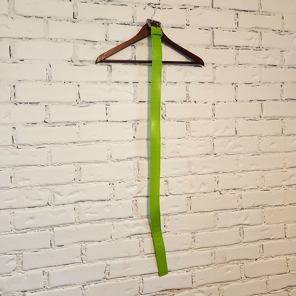 Lime green silicone belt size 32 - Picture 1 of 2